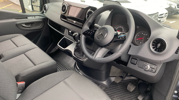 Mercedes-Benz Sprinter 315Cdi L2 Diesel Rwd 3.5t H2 Pro Van - Image 3